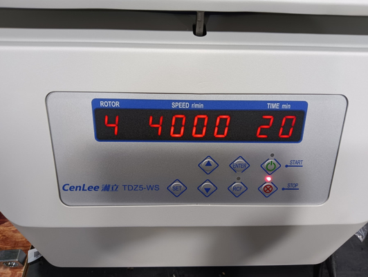 Tdz5-WS Horizontale Benchtop centrifugeert uit Schommelingsrotor 5000rpm 4*250ml met Emmers